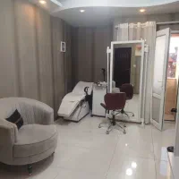 اجاره صندلی در اتاق درلاین زیبایی درگلسار دیلمان