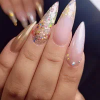 آموزش حرفه ای کاشت ناخن و کاشت حرفه ای