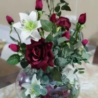 گل و گلدان