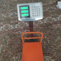 ترازو دیجیتال ۳۰۰ کیلویی