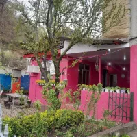 ویلا صورتی جنگلی، در شهر چوبر، استارا