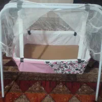 گهواره نوزاد|تخت و صندلی بچه|رشت, کوی امام رضا|دیوار
