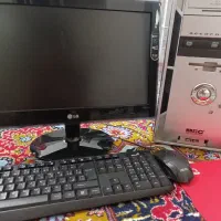 کامپیوتر و کیس و کیبورد