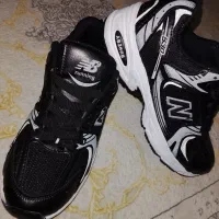 یک جفت نیو بالانس 530 سایز40