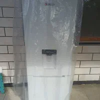 یخچال فریزر تمیز وکاملا نو سالم