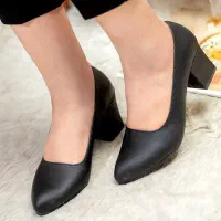 کفش|کیف، کفش، کمربند|سوری, |دیوار