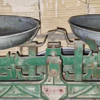 ترازوقدیمی سالم