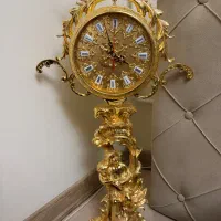 ساعت ایستاده برنزی