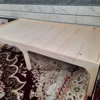 تخت  استراحت چوبی هنوز استفاده نشده