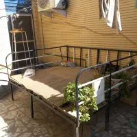 تخت آهنی رستورانی