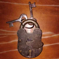 قفل فولادی آنتیک اروپایی