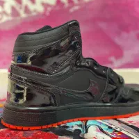 نایک ورنی|کیف، کفش، کمربند|هشتگرد, هشتگرد قدیم|دیوار