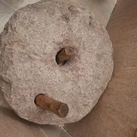 سنگ آسیاب قدیمی