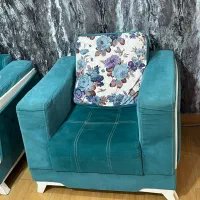 یه دست مبل آبی فیروزه ای سالم بدون پارگی و شکستگی