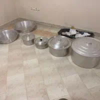 تعدادی قابلمه و ظروف روحی نو در سایزمختلف