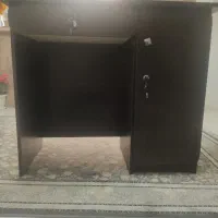 میز تحریر وکامپیوتر