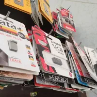 تعدای لوازم جانبی به صورت یکجا