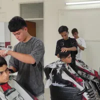 مدرسه آموزش آرایشگری اقایان زیر نظر فنی حرفه ای