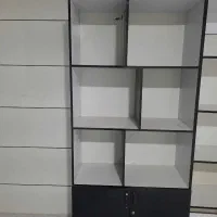 فروش ویترین و میز مغازه درحد نو