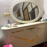 آیینه کنسول سالم سالم بدون هیچ مشکل|بوفه، ویترین، کنسول|بندرعباس, |دیوار