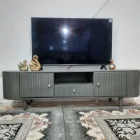 میزتی وی و آینه و کنسول