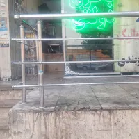 کارگر و استاد مکانیک و باطری ساز