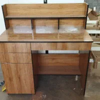 برشکار و مونتاژ کار ام دی اف و کارگر ساده