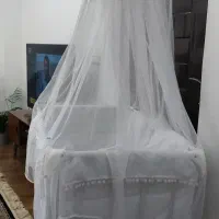 تخت نوزاد کنار تخت مادر