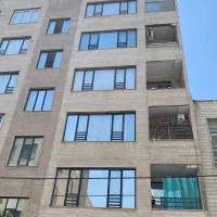 80متر-اپارتمان-روب-نما-غرق-نور-خیابان-پونه