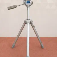 پایه ی نگه دارنده ی دوربین چند حالته