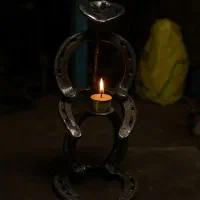 مجسمه شانس با نعل اسب