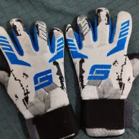 دستکش دروازه بانی نو با قیمت مناسب