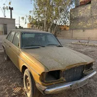 مرسدس بنز 230 اتاق دانشجویی 1978