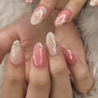 کاشت ترمیم ناخن کراتین رنگ مژه میکاپ شنیون فیبروز|خدمات آرایشگری و زیبایی|کرج, المهدی|دیوار