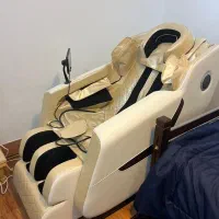 صندلی ماساژور فول بادی دارای صفحه مانیتور