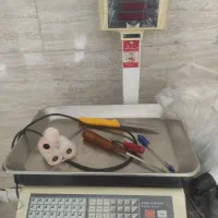 ترازو و یخچال مرغی