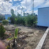 ۳۰۰ متر زمین