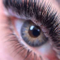 آموزش و خدمات اکستنشن مژه