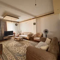 سوئیت دو‌بر ، ورودی جدا، کرسی بلند