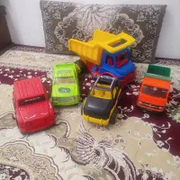 کامیون و ماشین اسباب بازی