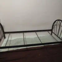تخت  و کالا