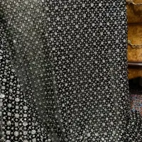 پارچه کارشده خوشگل، زیر مخمل یشمی تیره