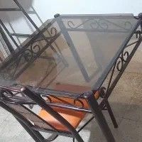 میز ناهار خوری تمیز و سالم