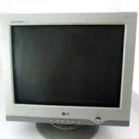 مانیتور کامپیوتر سالم کم کار