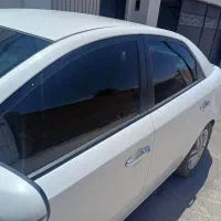 نصب شیشه دودی به صورت تخصصی