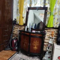 میز آرایش و آینه