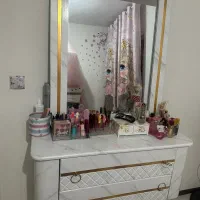 دو عدد آیینه کنسول میز ارایش میز توالت جا دار سالم