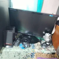 با تمامی لوازم  اسپیکر هدفون و...