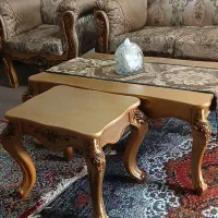 مبل‌سلطنتی‌۷نفره‌باجلومبلی‌ودوعددمیزعسلی