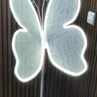 پروانه نئونی